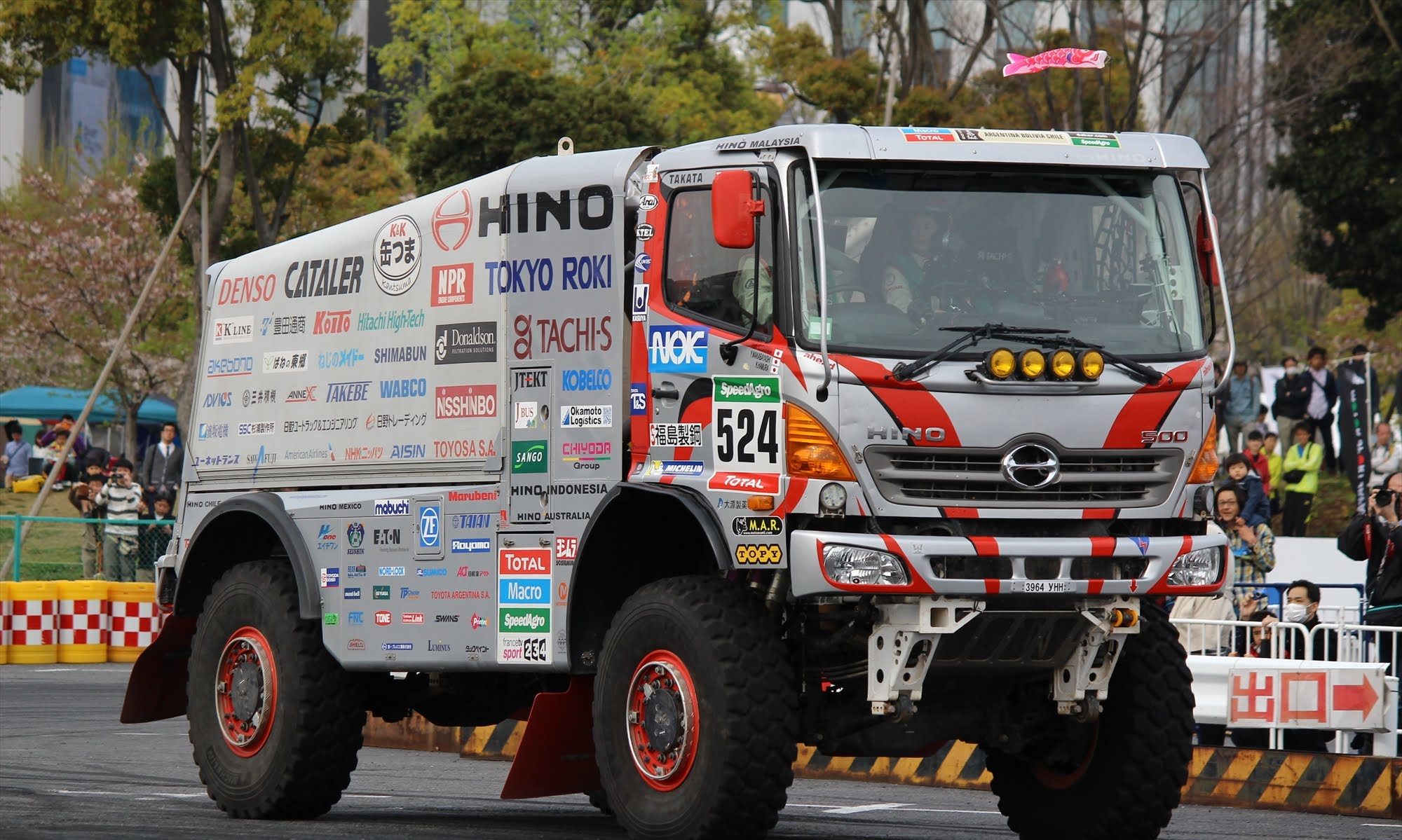 Hino Trucks and Engines in Australia. Information, History and Specifications.